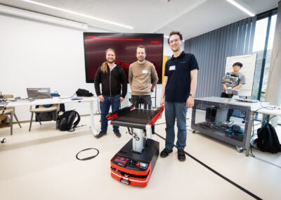 The SAFELOG Hack-Coach Team at the SICK Hackathon 2023: (from left): Christopher Ludwig, Marius Völkl and Carl Stermann-Lücke (Image: © SICK AG).