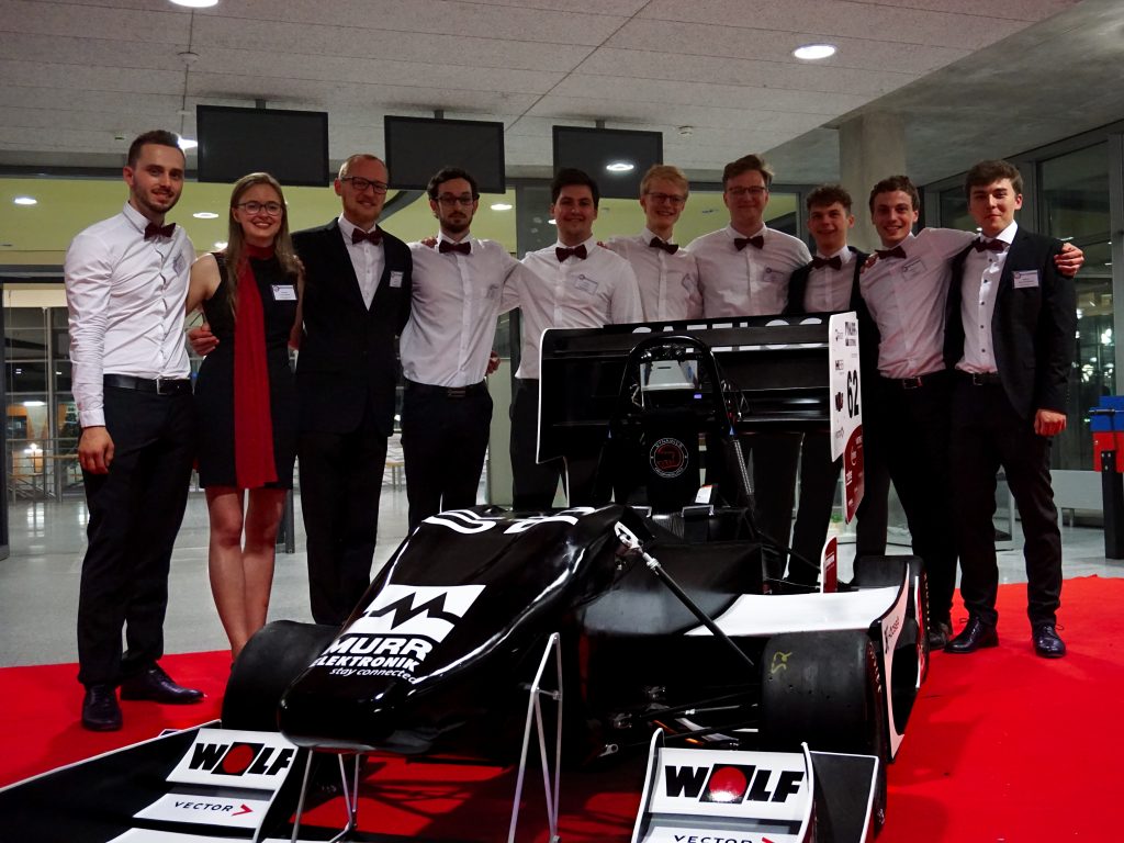 Teamcaptains mit RP22e Die Teamcaptains mit ihrem neuen RP22e | Bild: © OTH Regensburg