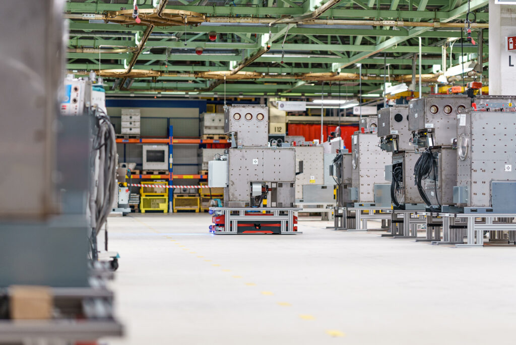 ABB_Safelog_01 Mit bis zu 1.500 kg ist der Transport einer Mittelspannungsschaltanlage technisch anspruchsvoll (Bild: © ABB AG).
